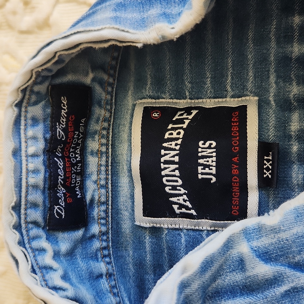 Button up - Picture 3 of 3